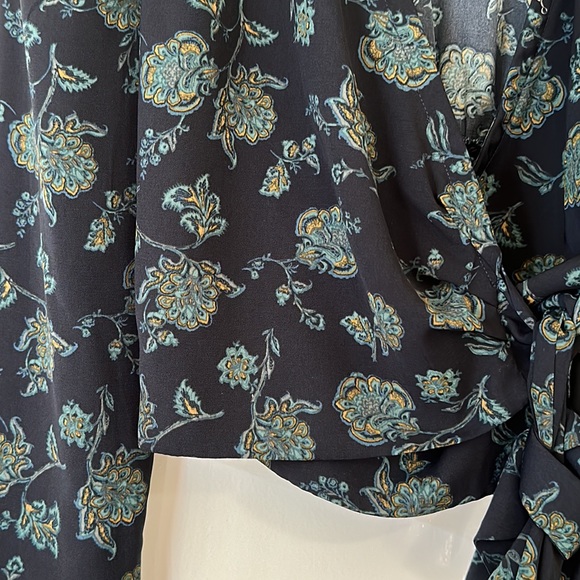 Abercrombie & Fitch Wrap Blouse- Blue Floral Long Sleeve Size Small - Picture 2 of 11
